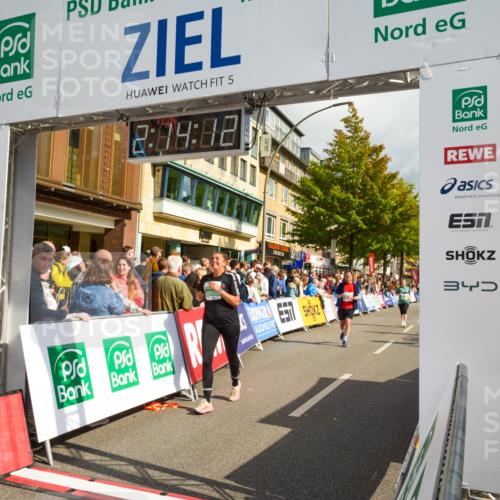 20.09.2026 - PSD Bank Halbmarathon LAZAROV Photography http://msf.ph/oto/10555399 20.09.2026 12:14:12 Ziel 1373, 1588, 1848, 1935, 2341, 2609, 3471, 3572, 4438 meine-sportfotos.de