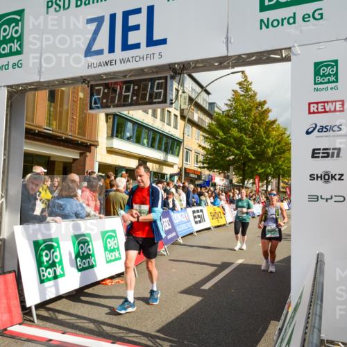 20.09.2026 - PSD Bank Halbmarathon LAZAROV Photography http://msf.ph/oto/10555409 20.09.2026 12:14:15 Ziel 1373, 1588, 1848, 2341, 2609, 3416, 3471, 3572, 3758, 4438 meine-sportfotos.de