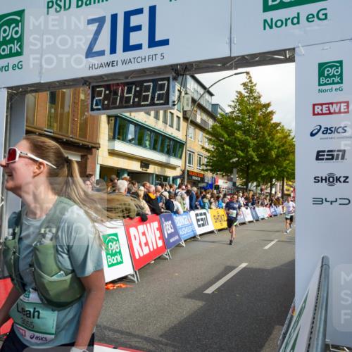 20.09.2026 - PSD Bank Halbmarathon LAZAROV Photography http://msf.ph/oto/10555444 20.09.2026 12:14:32 Ziel 1501, 1646, 2415, 2721, 2834, 3055, 3416, 3498, 3758, 3946 meine-sportfotos.de