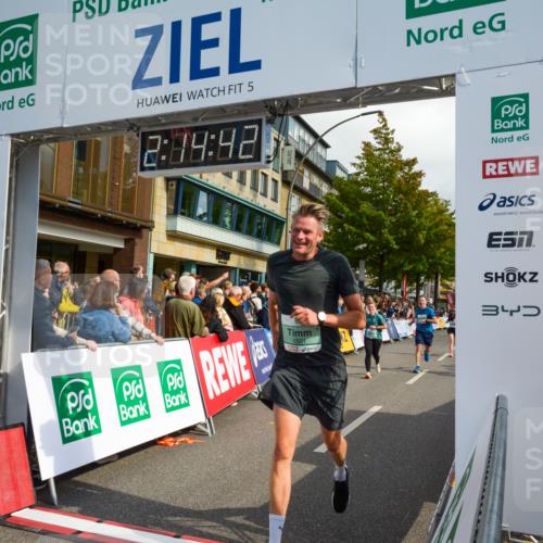 20.09.2026 - PSD Bank Halbmarathon LAZAROV Photography http://msf.ph/oto/10555467 20.09.2026 12:14:41 Ziel 1501, 1646, 1703, 2259, 2415, 3126, 3498, 3946 meine-sportfotos.de