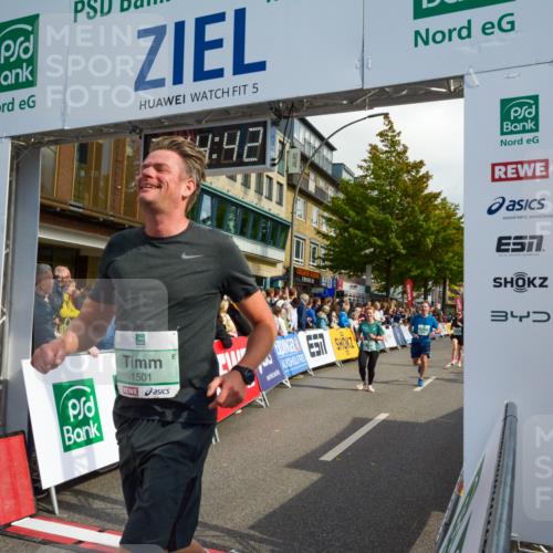 20.09.2026 - PSD Bank Halbmarathon LAZAROV Photography http://msf.ph/oto/10555470 20.09.2026 12:14:42 Ziel 1501, 1646, 1703, 2259, 2415, 3126, 3498 meine-sportfotos.de