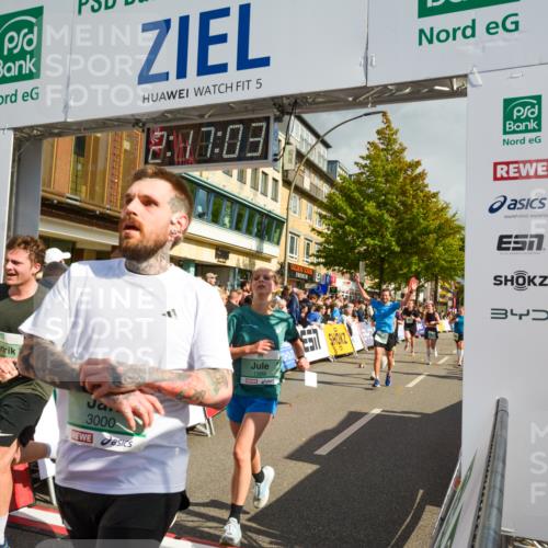 20.09.2026 - PSD Bank Halbmarathon LAZAROV Photography http://msf.ph/oto/10555850 20.09.2026 12:17:02 Ziel 1562, 1759, 1988, 2006, 2117, 2248, 2325, 2535, 3000, 3231, 4059, 4211, 4419, 4477 meine-sportfotos.de