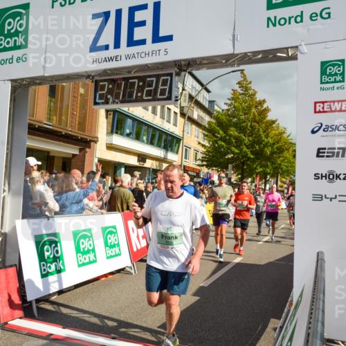 20.09.2026 - PSD Bank Halbmarathon LAZAROV Photography http://msf.ph/oto/10555906 20.09.2026 12:17:27 Ziel 1475, 1603, 2062, 2199, 2236, 2284, 2391, 2795, 2901, 3013, 3233, 3684, 4088, 4256, 4771 meine-sportfotos.de