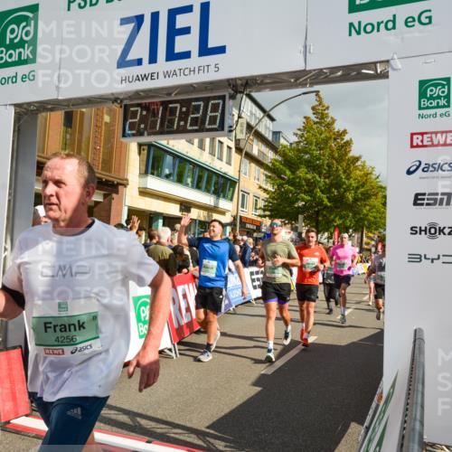 20.09.2026 - PSD Bank Halbmarathon LAZAROV Photography http://msf.ph/oto/10555909 20.09.2026 12:17:28 Ziel 1475, 1603, 2062, 2199, 2236, 2284, 2391, 2795, 2901, 3013, 3233, 3684, 4088, 4256, 4771 meine-sportfotos.de