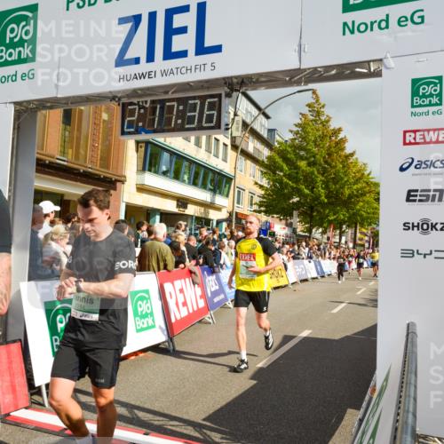 20.09.2026 - PSD Bank Halbmarathon LAZAROV Photography http://msf.ph/oto/10555938 20.09.2026 12:17:36 Ziel 1256, 1475, 1603, 1731, 2005, 2199, 2236, 2284, 2391, 2555, 2795, 2901, 3013, 3086, 3162, 3233, 3347, 3502, 3684, 3703, 4051, 4088, 4258, 4771 meine-sportfotos.de