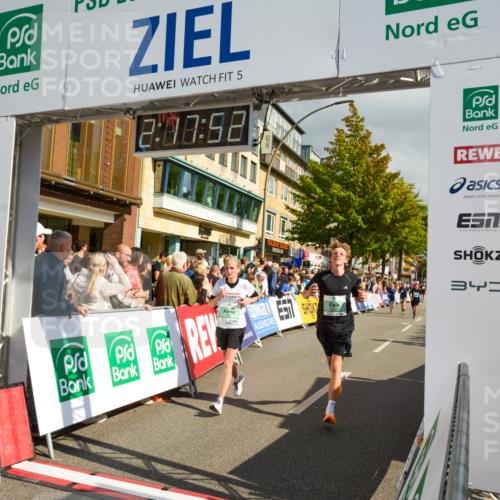 20.09.2026 - PSD Bank Halbmarathon LAZAROV Photography http://msf.ph/oto/10555987 20.09.2026 12:17:51 Ziel 1256, 1352, 1613, 1868, 2005, 3086, 3162, 3347, 3703, 3794, 3905 meine-sportfotos.de