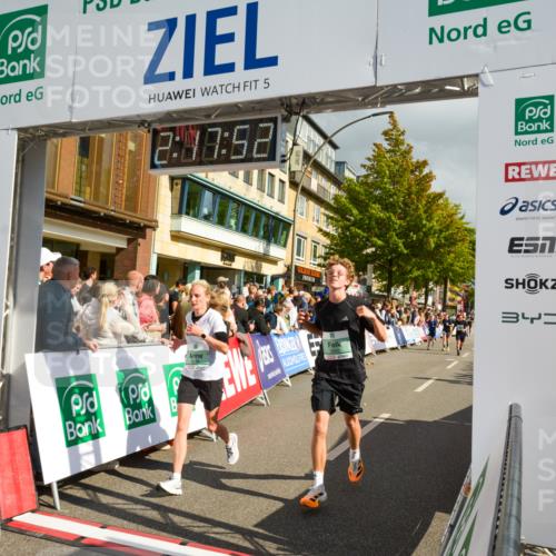 20.09.2026 - PSD Bank Halbmarathon LAZAROV Photography http://msf.ph/oto/10555989 20.09.2026 12:17:51 Ziel 1256, 1352, 1613, 1868, 2005, 3086, 3162, 3347, 3703, 3794, 3905 meine-sportfotos.de