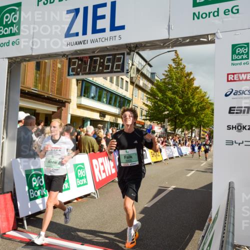 20.09.2026 - PSD Bank Halbmarathon LAZAROV Photography http://msf.ph/oto/10555990 20.09.2026 12:17:52 Ziel 1256, 1352, 1613, 1868, 2005, 3162, 3347, 3703, 3794, 3905 meine-sportfotos.de