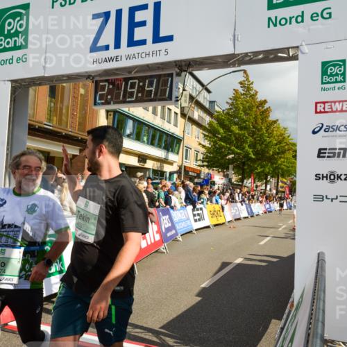 20.09.2026 - PSD Bank Halbmarathon LAZAROV Photography http://msf.ph/oto/10556282 20.09.2026 12:19:40 Ziel 1351, 1877, 2242, 3180, 3581, 3974, 4033, 4726, 4732 meine-sportfotos.de