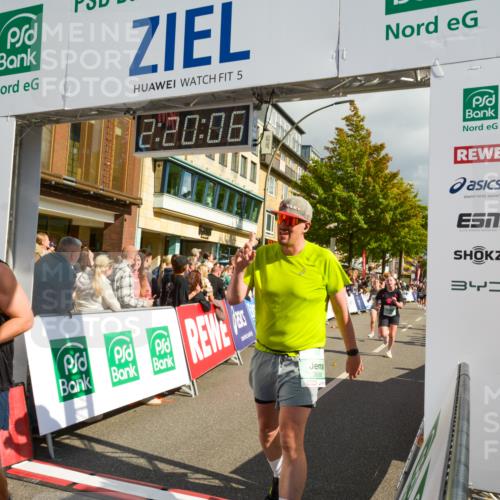 20.09.2026 - PSD Bank Halbmarathon LAZAROV Photography http://msf.ph/oto/10556364 20.09.2026 12:20:05 Ziel 1323, 2436, 2737, 2787, 2933, 3085, 3429, 3688, 3735, 4085, 4626, 4689 meine-sportfotos.de