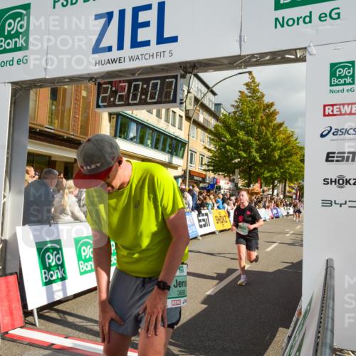 20.09.2026 - PSD Bank Halbmarathon LAZAROV Photography http://msf.ph/oto/10556369 20.09.2026 12:20:06 Ziel 1323, 2737, 2787, 2933, 3085, 3429, 3688, 3735, 4085, 4626, 4689 meine-sportfotos.de