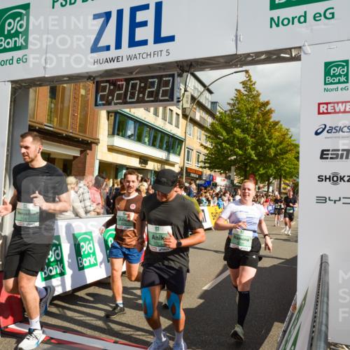 20.09.2026 - PSD Bank Halbmarathon LAZAROV Photography http://msf.ph/oto/10556418 20.09.2026 12:20:21 Ziel 1021, 1261, 1294, 1628, 1755, 1892, 2351, 2737, 2933, 3085, 3097, 4228, 4237, 4270, 4632 meine-sportfotos.de