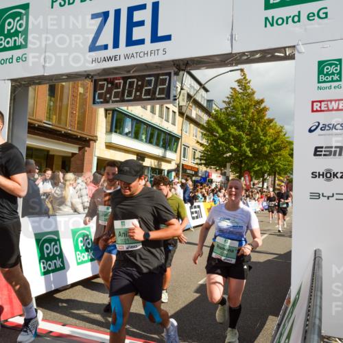 20.09.2026 - PSD Bank Halbmarathon LAZAROV Photography http://msf.ph/oto/10556419 20.09.2026 12:20:21 Ziel 1021, 1261, 1294, 1628, 1755, 1892, 2351, 2737, 2933, 3085, 3097, 4228, 4237, 4270, 4632 meine-sportfotos.de
