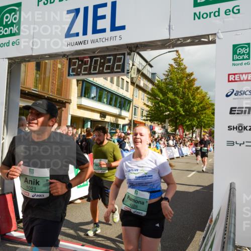 20.09.2026 - PSD Bank Halbmarathon LAZAROV Photography http://msf.ph/oto/10556421 20.09.2026 12:20:22 Ziel 1021, 1261, 1294, 1628, 1755, 1892, 2351, 2737, 3085, 3097, 4228, 4237, 4270, 4632, 4754 meine-sportfotos.de
