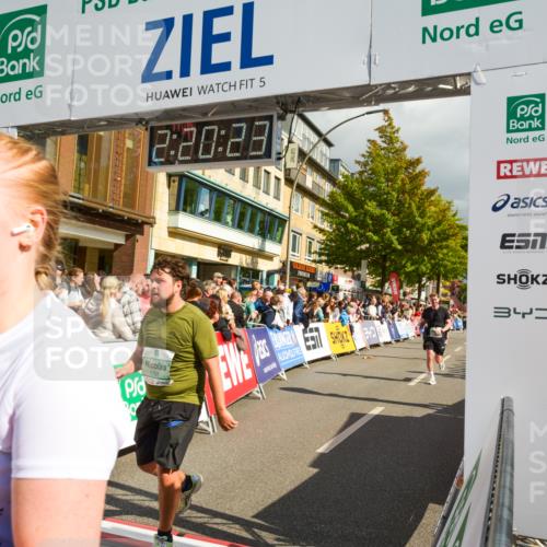 20.09.2026 - PSD Bank Halbmarathon LAZAROV Photography http://msf.ph/oto/10556424 20.09.2026 12:20:22 Ziel 1021, 1261, 1294, 1628, 1755, 1892, 2351, 2737, 3085, 3097, 4228, 4237, 4270, 4632, 4754 meine-sportfotos.de