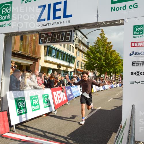 20.09.2026 - PSD Bank Halbmarathon LAZAROV Photography http://msf.ph/oto/10556565 20.09.2026 12:21:02 Ziel 1143, 3412, 4423 meine-sportfotos.de