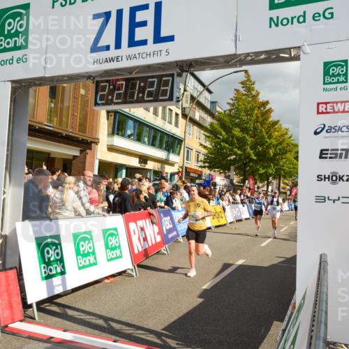 20.09.2026 - PSD Bank Halbmarathon LAZAROV Photography http://msf.ph/oto/10556630 20.09.2026 12:21:23 Ziel 1004, 1443, 1793, 2907, 3197, 3672 meine-sportfotos.de
