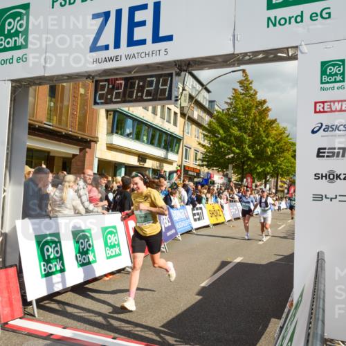 20.09.2026 - PSD Bank Halbmarathon LAZAROV Photography http://msf.ph/oto/10556632 20.09.2026 12:21:23 Ziel 1004, 1443, 1793, 2907, 3197, 3672 meine-sportfotos.de