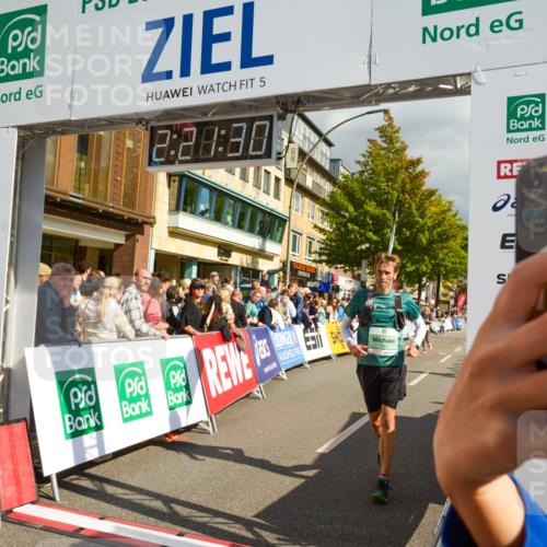 20.09.2026 - PSD Bank Halbmarathon LAZAROV Photography http://msf.ph/oto/10556644 20.09.2026 12:21:29 Ziel 1203, 1443, 1793, 3197, 3672, 4205 meine-sportfotos.de