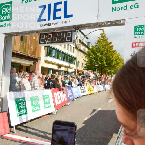 20.09.2026 - PSD Bank Halbmarathon LAZAROV Photography http://msf.ph/oto/10556687 20.09.2026 12:21:41 Ziel 1041, 1097, 1203, 1659, 1714, 2419, 4205 meine-sportfotos.de