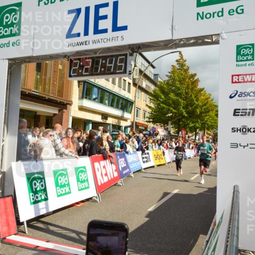 20.09.2026 - PSD Bank Halbmarathon LAZAROV Photography http://msf.ph/oto/10556696 20.09.2026 12:21:44 Ziel 1041, 1097, 1659, 1714, 2419, 2917, 4303, 4310, 4315 meine-sportfotos.de