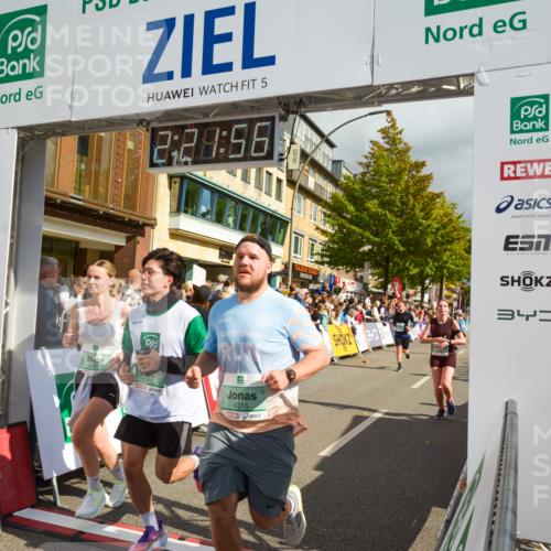 20.09.2026 - PSD Bank Halbmarathon LAZAROV Photography http://msf.ph/oto/10556732 20.09.2026 12:21:56 Ziel 1041, 1659, 2060, 2235, 2419, 2770, 2917, 3741, 4303, 4310, 4315 meine-sportfotos.de