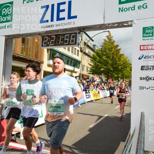 20.09.2026 - PSD Bank Halbmarathon LAZAROV Photography http://msf.ph/oto/10556733 20.09.2026 12:21:56 Ziel 1041, 1659, 2060, 2235, 2419, 2770, 2917, 3741, 4303, 4310, 4315 meine-sportfotos.de