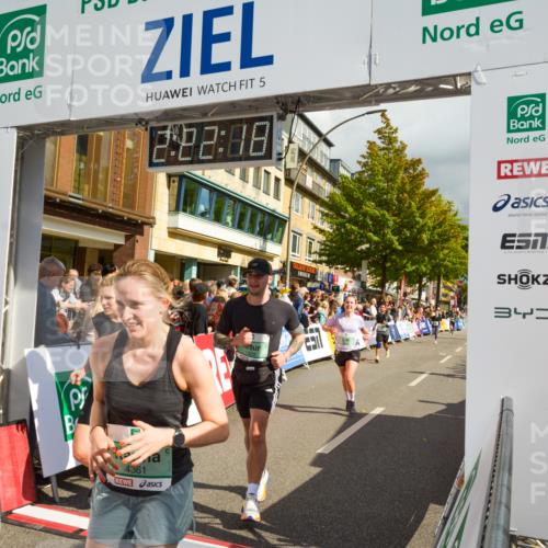 20.09.2026 - PSD Bank Halbmarathon LAZAROV Photography http://msf.ph/oto/10556806 20.09.2026 12:22:17 Ziel 1329, 1825, 1991, 2996, 3462, 3560, 4337, 4361 meine-sportfotos.de