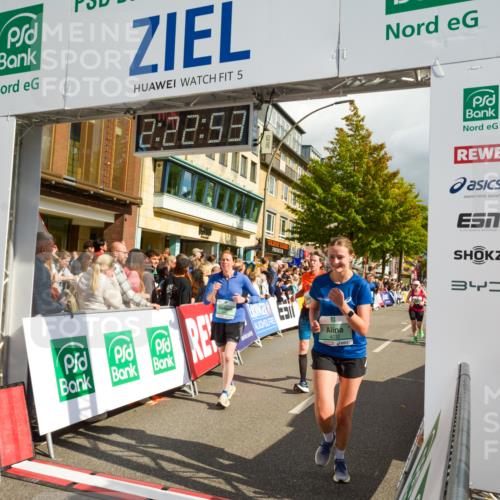 20.09.2026 - PSD Bank Halbmarathon LAZAROV Photography http://msf.ph/oto/10556926 20.09.2026 12:22:52 Ziel 1378, 1391, 1939, 2319, 2710, 3245, 3358, 3541, 4032 meine-sportfotos.de
