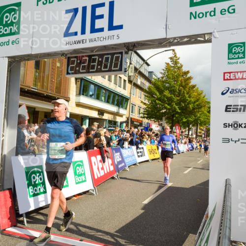 20.09.2026 - PSD Bank Halbmarathon LAZAROV Photography http://msf.ph/oto/10556949 20.09.2026 12:22:59 Ziel 1295, 1378, 1391, 2319, 2337, 2710, 3541, 4032, 4202 meine-sportfotos.de