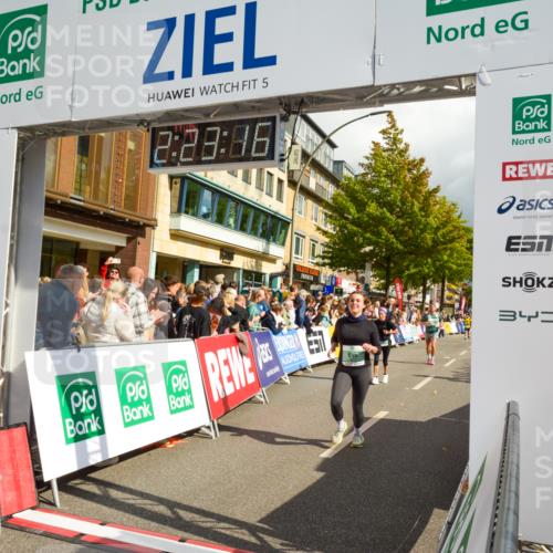 20.09.2026 - PSD Bank Halbmarathon LAZAROV Photography http://msf.ph/oto/10557003 20.09.2026 12:23:15 Ziel 2193, 2746, 2916, 4271, 4284 meine-sportfotos.de