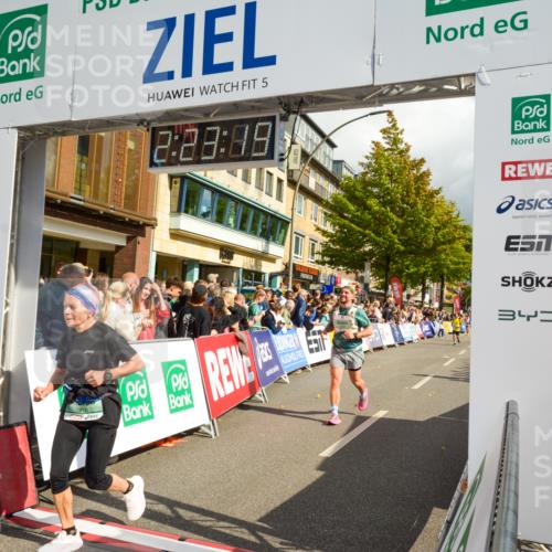 20.09.2026 - PSD Bank Halbmarathon LAZAROV Photography http://msf.ph/oto/10557015 20.09.2026 12:23:19 Ziel 2193, 2746, 2916, 4271, 4284, 4628, 4667 meine-sportfotos.de