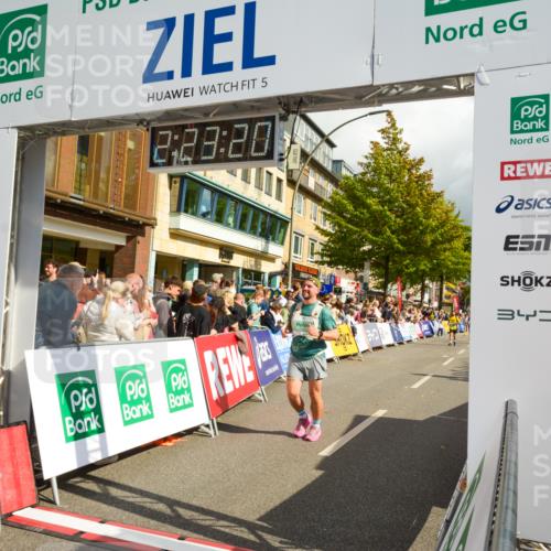 20.09.2026 - PSD Bank Halbmarathon LAZAROV Photography http://msf.ph/oto/10557017 20.09.2026 12:23:19 Ziel 2193, 2746, 2916, 4271, 4284, 4628, 4667 meine-sportfotos.de