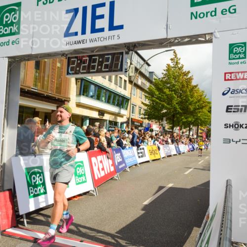 20.09.2026 - PSD Bank Halbmarathon LAZAROV Photography http://msf.ph/oto/10557022 20.09.2026 12:23:21 Ziel 1324, 2193, 2746, 2916, 3807, 4271, 4628, 4667 meine-sportfotos.de