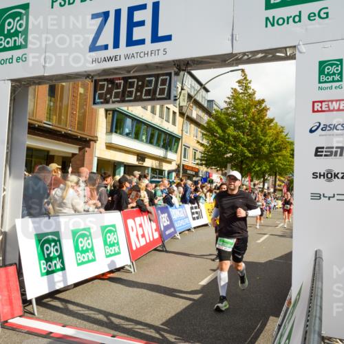 20.09.2026 - PSD Bank Halbmarathon LAZAROV Photography http://msf.ph/oto/10557043 20.09.2026 12:23:28 Ziel 1324, 1884, 2384, 2624, 3650, 3807, 3978, 4517, 4628, 4667 meine-sportfotos.de