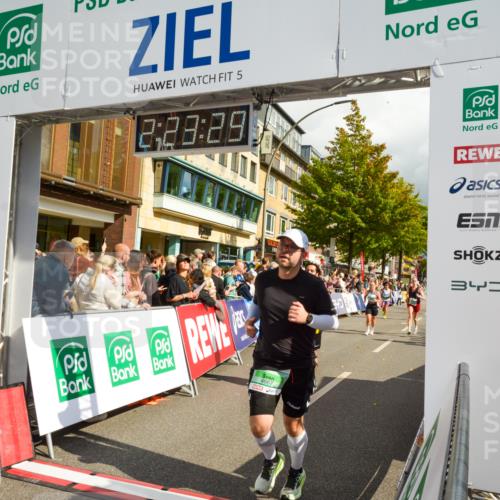 20.09.2026 - PSD Bank Halbmarathon LAZAROV Photography http://msf.ph/oto/10557046 20.09.2026 12:23:28 Ziel 1324, 1884, 2384, 2624, 3650, 3807, 3978, 4517, 4628, 4667 meine-sportfotos.de