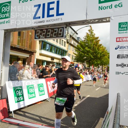 20.09.2026 - PSD Bank Halbmarathon LAZAROV Photography http://msf.ph/oto/10557047 20.09.2026 12:23:28 Ziel 1324, 1884, 2384, 2624, 3650, 3807, 3978, 4517, 4628, 4667 meine-sportfotos.de