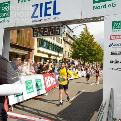 20.09.2026 - PSD Bank Halbmarathon LAZAROV Photography http://msf.ph/oto/10557051 20.09.2026 12:23:29 Ziel 1324, 1884, 2384, 2624, 3650, 3807, 3978, 4517, 4628, 4667 meine-sportfotos.de