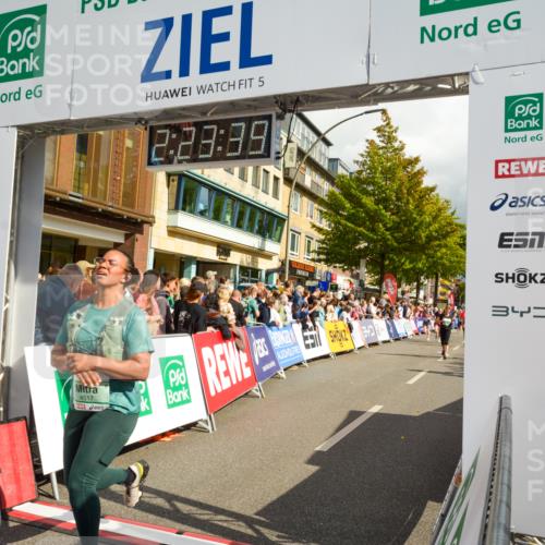 20.09.2026 - PSD Bank Halbmarathon LAZAROV Photography http://msf.ph/oto/10557085 20.09.2026 12:23:38 Ziel 1324, 1513, 1884, 1917, 1918, 2384, 2414, 2483, 2624, 3595, 3650, 3807, 3978, 4517 meine-sportfotos.de