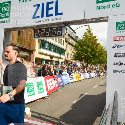 20.09.2026 - PSD Bank Halbmarathon LAZAROV Photography http://msf.ph/oto/10557145 20.09.2026 12:23:55 Ziel 1136, 1811, 1913, 1987, 2150, 2257, 2889, 2897, 3534, 3830 meine-sportfotos.de