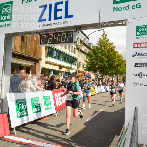 20.09.2026 - PSD Bank Halbmarathon LAZAROV Photography http://msf.ph/oto/10557160 20.09.2026 12:24:01 Ziel 1136, 1811, 1913, 2150, 2889, 3534, 3830 meine-sportfotos.de