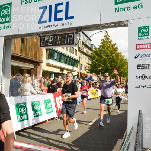 20.09.2026 - PSD Bank Halbmarathon LAZAROV Photography http://msf.ph/oto/10557211 20.09.2026 12:24:17 Ziel 1423, 1573, 1578, 1608, 1734, 1794, 2107, 2112, 2664, 2679, 2960, 4727 meine-sportfotos.de