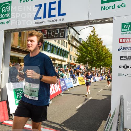 20.09.2026 - PSD Bank Halbmarathon LAZAROV Photography http://msf.ph/oto/10557228 20.09.2026 12:24:21 Ziel 1423, 1573, 1608, 1734, 1794, 2107, 2112, 2664, 2679, 2960, 3517, 4727 meine-sportfotos.de