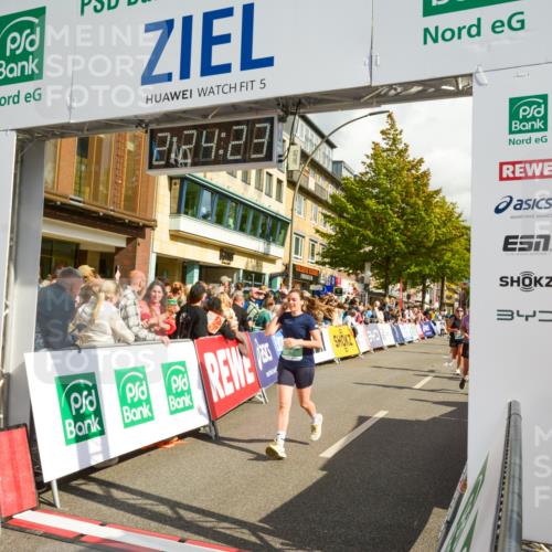 20.09.2026 - PSD Bank Halbmarathon LAZAROV Photography http://msf.ph/oto/10557232 20.09.2026 12:24:23 Ziel 1423, 1573, 1734, 1794, 2107, 2664, 2679, 2960, 3517, 4727 meine-sportfotos.de