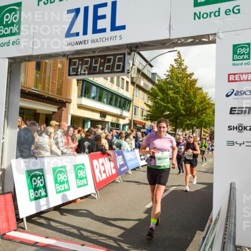 20.09.2026 - PSD Bank Halbmarathon LAZAROV Photography http://msf.ph/oto/10557241 20.09.2026 12:24:25 Ziel 1423, 1573, 1734, 1794, 1832, 2107, 2679, 2960, 3517, 4713 meine-sportfotos.de