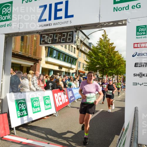 20.09.2026 - PSD Bank Halbmarathon LAZAROV Photography http://msf.ph/oto/10557242 20.09.2026 12:24:26 Ziel 1573, 1734, 1794, 1832, 2107, 2960, 3517, 4713 meine-sportfotos.de