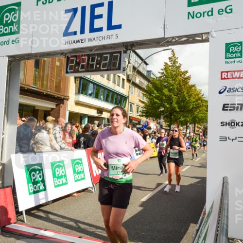 20.09.2026 - PSD Bank Halbmarathon LAZAROV Photography http://msf.ph/oto/10557244 20.09.2026 12:24:26 Ziel 1573, 1734, 1794, 1832, 2107, 2960, 3517, 4713 meine-sportfotos.de
