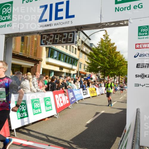 20.09.2026 - PSD Bank Halbmarathon LAZAROV Photography http://msf.ph/oto/10557250 20.09.2026 12:24:28 Ziel 1573, 1794, 1832, 2107, 2960, 3517, 4034, 4713 meine-sportfotos.de