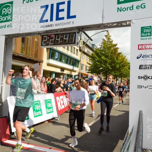 20.09.2026 - PSD Bank Halbmarathon LAZAROV Photography http://msf.ph/oto/10557286 20.09.2026 12:24:41 Ziel 1009, 1033, 1043, 1161, 1242, 1439, 1503, 1644, 1688, 1768, 1832, 1857, 1932, 2083, 2167, 2289, 2442, 3419, 3453, 3533, 4034, 4077, 4332, 4713 meine-sportfotos.de