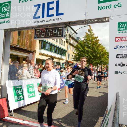 20.09.2026 - PSD Bank Halbmarathon LAZAROV Photography http://msf.ph/oto/10557288 20.09.2026 12:24:41 Ziel 1009, 1033, 1043, 1161, 1242, 1439, 1503, 1644, 1688, 1768, 1832, 1857, 1932, 2083, 2167, 2289, 2442, 3419, 3453, 3533, 4034, 4077, 4332, 4713 meine-sportfotos.de
